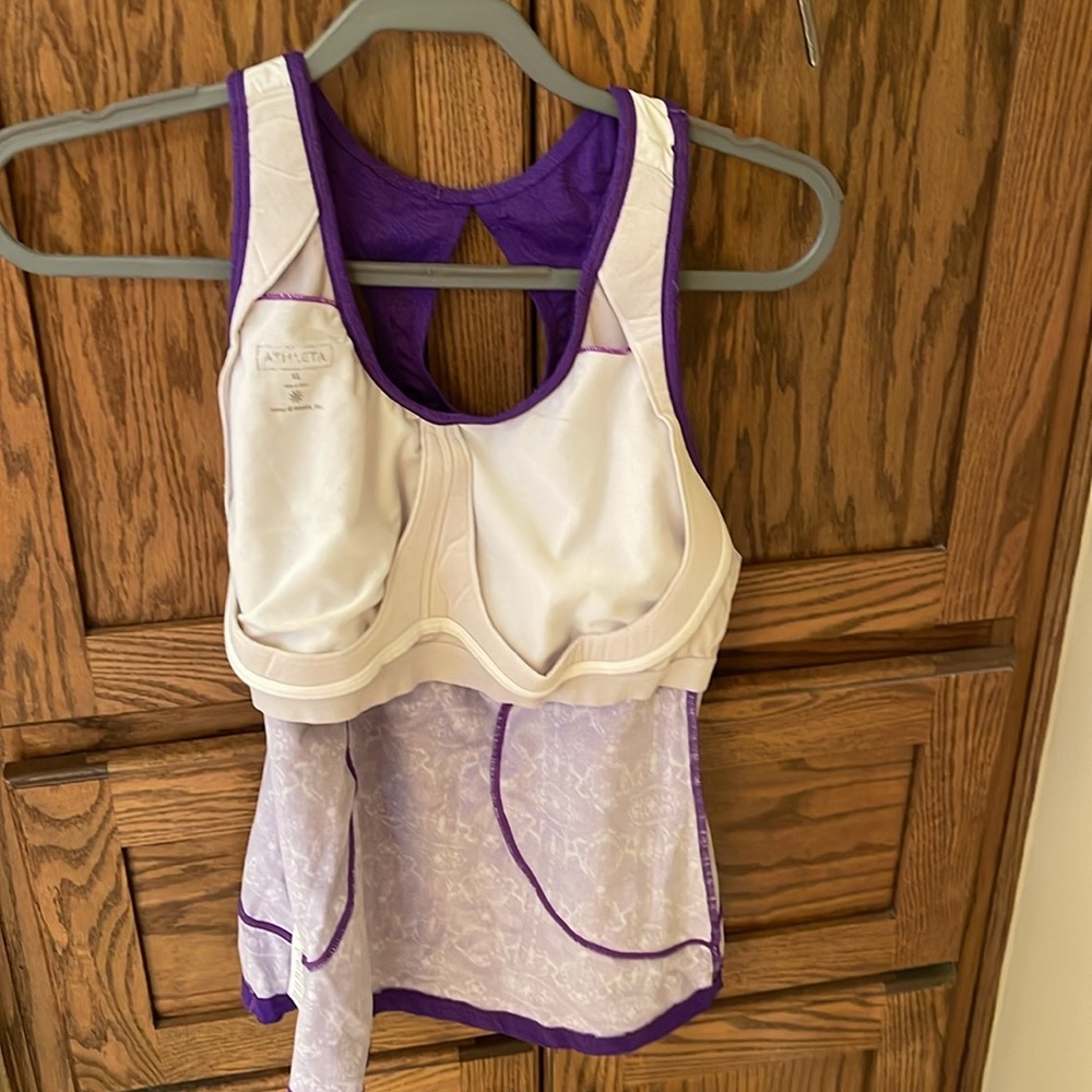 Athleta Key Hole Built In Bra Athletic Top EUC XL - Picture 10 of 13